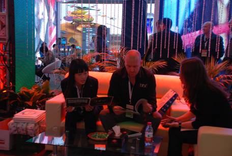 j9平台官网光电携多款LED显示屏及LED系列产品亮相广州国际LED展