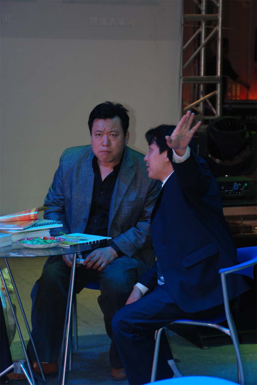 j9平台官网携多款LED屏、LED灯具及电脑摇头灯参展